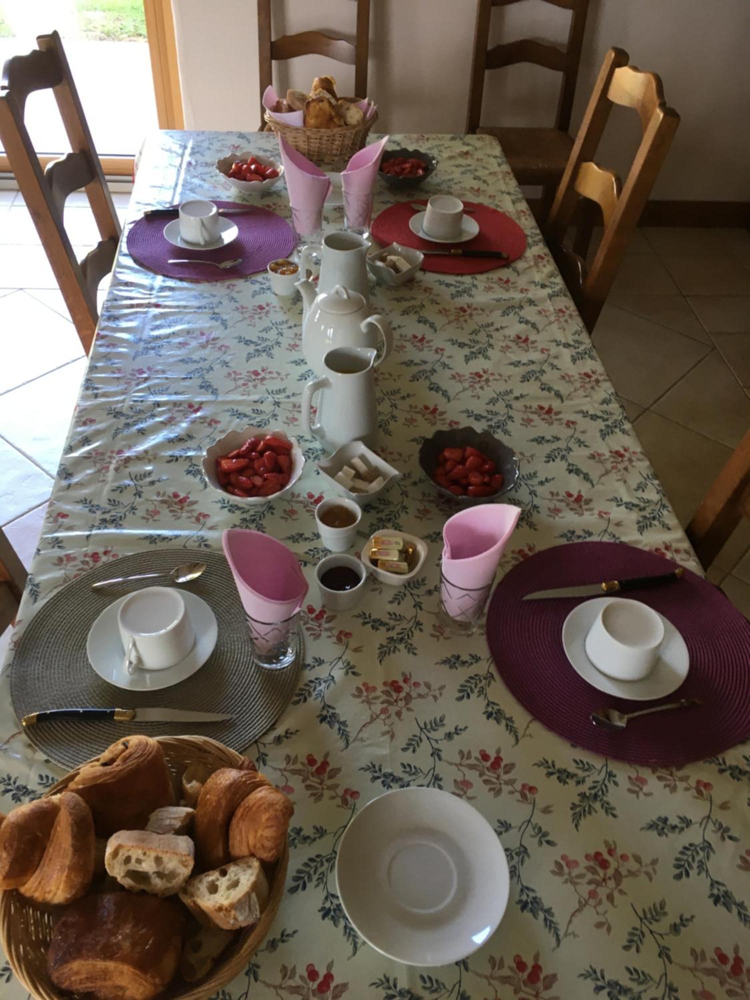Bed and Breakfast Chez Bernadette Et Victor Витрак Экстерьер фото